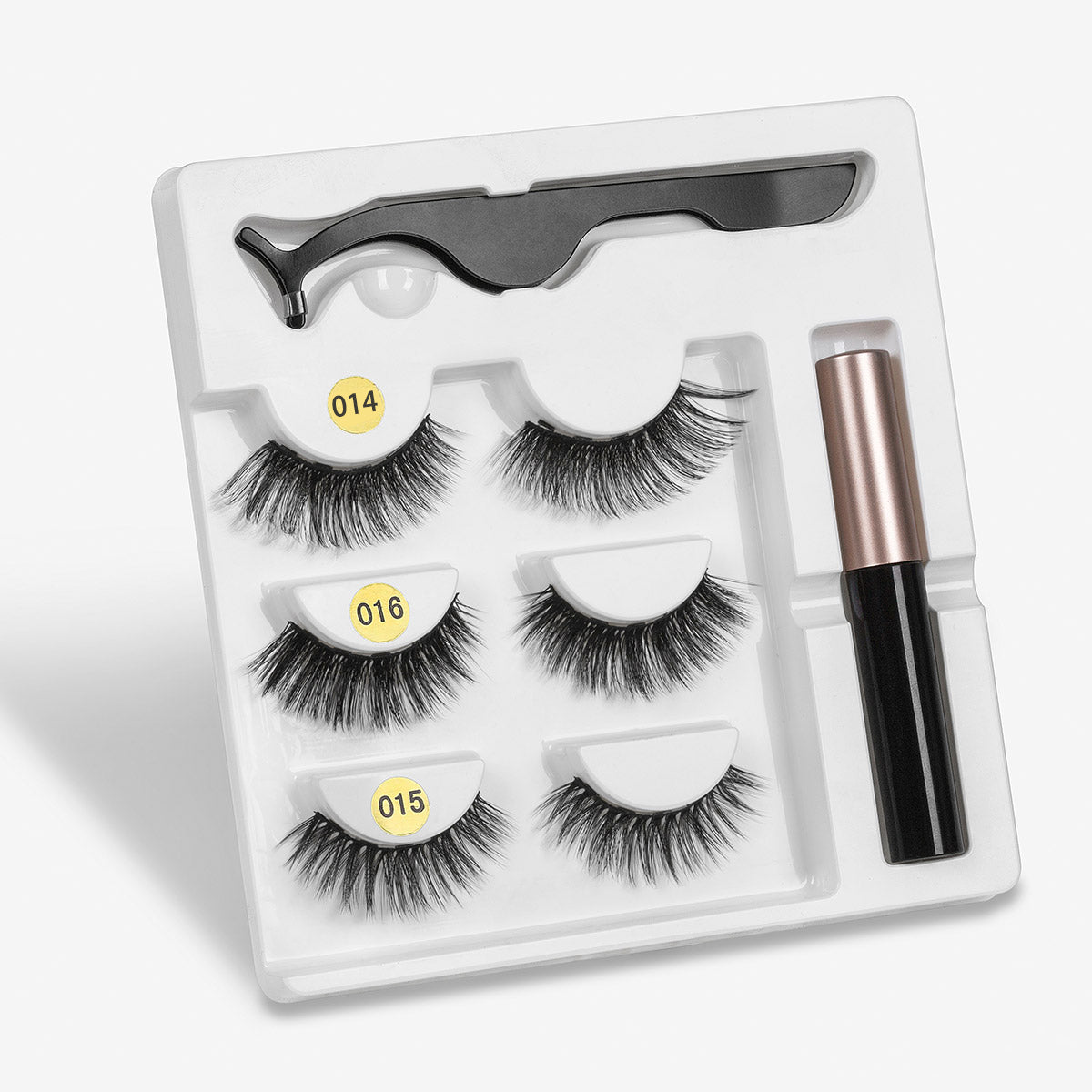 زوج رموش مغناطيسية عصرية بدون غراء | A Pair Of False Eyelashes With Magnets In Fashion