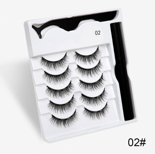 زوج رموش مغناطيسية عصرية بدون غراء | A Pair Of False Eyelashes With Magnets In Fashion