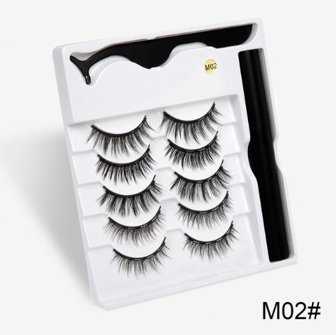 زوج رموش مغناطيسية عصرية بدون غراء | A Pair Of False Eyelashes With Magnets In Fashion