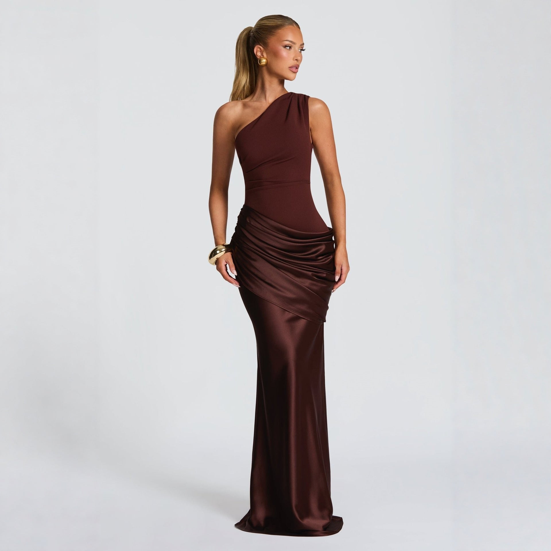 فستان ماكسي بكتف مكشوف وجسم ضيق بلون سادة بدون أكمام لحفلات المساء | Slim Off-shoulder Bodycon Maxi Dress Solid Color Sleeveless Evening Party Gown