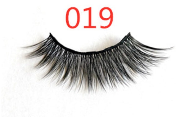 زوج رموش مغناطيسية عصرية بدون غراء | A Pair Of False Eyelashes With Magnets In Fashion