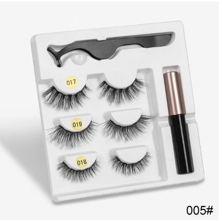 زوج رموش مغناطيسية عصرية بدون غراء | A Pair Of False Eyelashes With Magnets In Fashion
