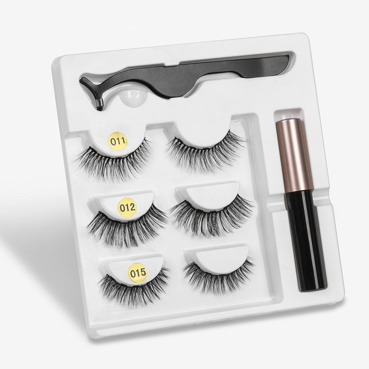 زوج رموش مغناطيسية عصرية بدون غراء | A Pair Of False Eyelashes With Magnets In Fashion