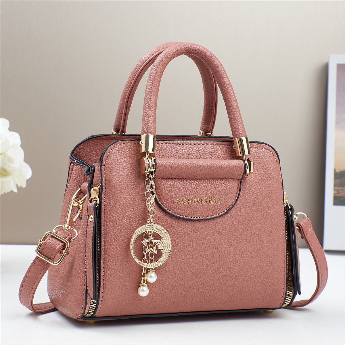 حقيبة فاخرة كبيرة عصرية كاجوال متعددة الاستخدام | Fashionable Versatile Casual Western-style Minimalist Light-luxury Large-capacity Bag