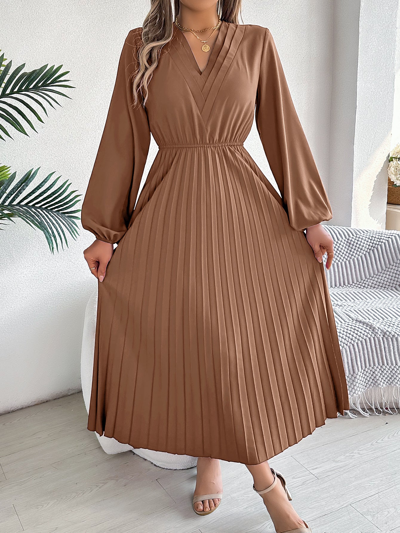 فستان نسائي طويل أنيق مطوي برقبة V وأكمام طويلة | Elegant Womens Long Pleated Dress With A Triple V-Neck Long Sleeves And A Defined Waist