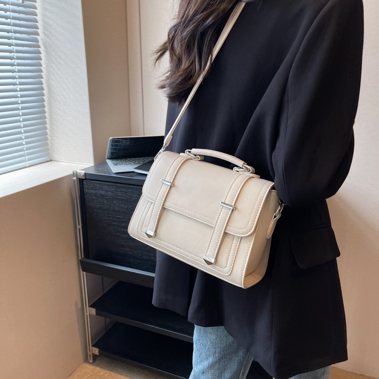 حقيبة كروس بودي أنيقة للنساء | Stylish Minimalist Versatile Crossbody Shoulder Bag For Women