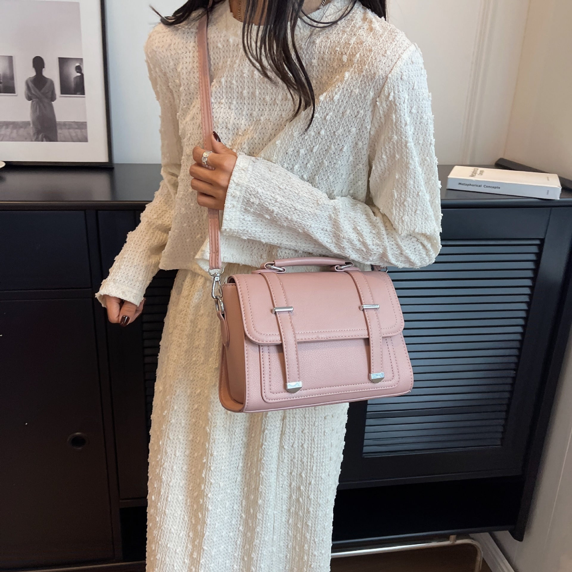 حقيبة كروس بودي أنيقة للنساء | Stylish Minimalist Versatile Crossbody Shoulder Bag For Women