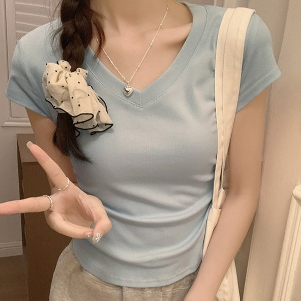 تيشيرت نسائي بياقة V وأكمام قصيرة | V-neck Short-sleeved Shoulder T-shirt Design Tight Waist Bottoming Shirt