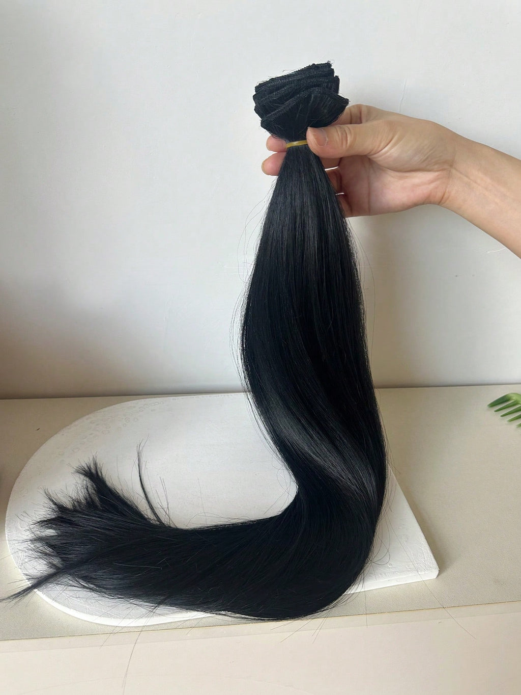 ZURO 16 Clips 22 Inch 7Pcs Black Straight Synthetic Hair Extensions for Women ZURO 16 مشبك – 22 إنش – 7 قطع – وصلات شعر صناعية مستقيمة سوداء للنساء