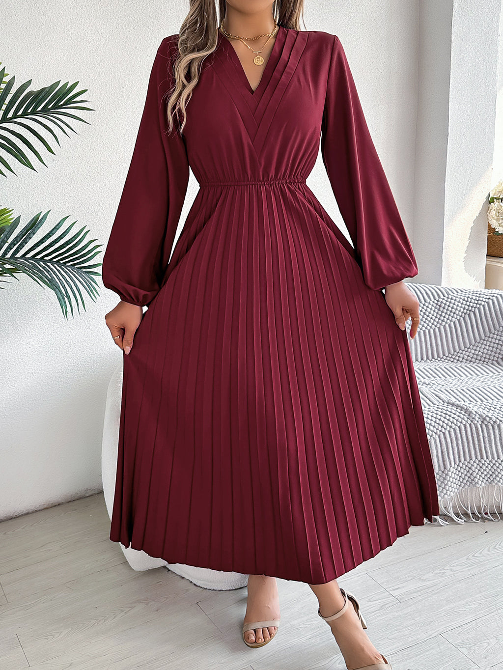 فستان نسائي طويل أنيق مطوي برقبة V وأكمام طويلة | Elegant Womens Long Pleated Dress With A Triple V-Neck Long Sleeves And A Defined Waist