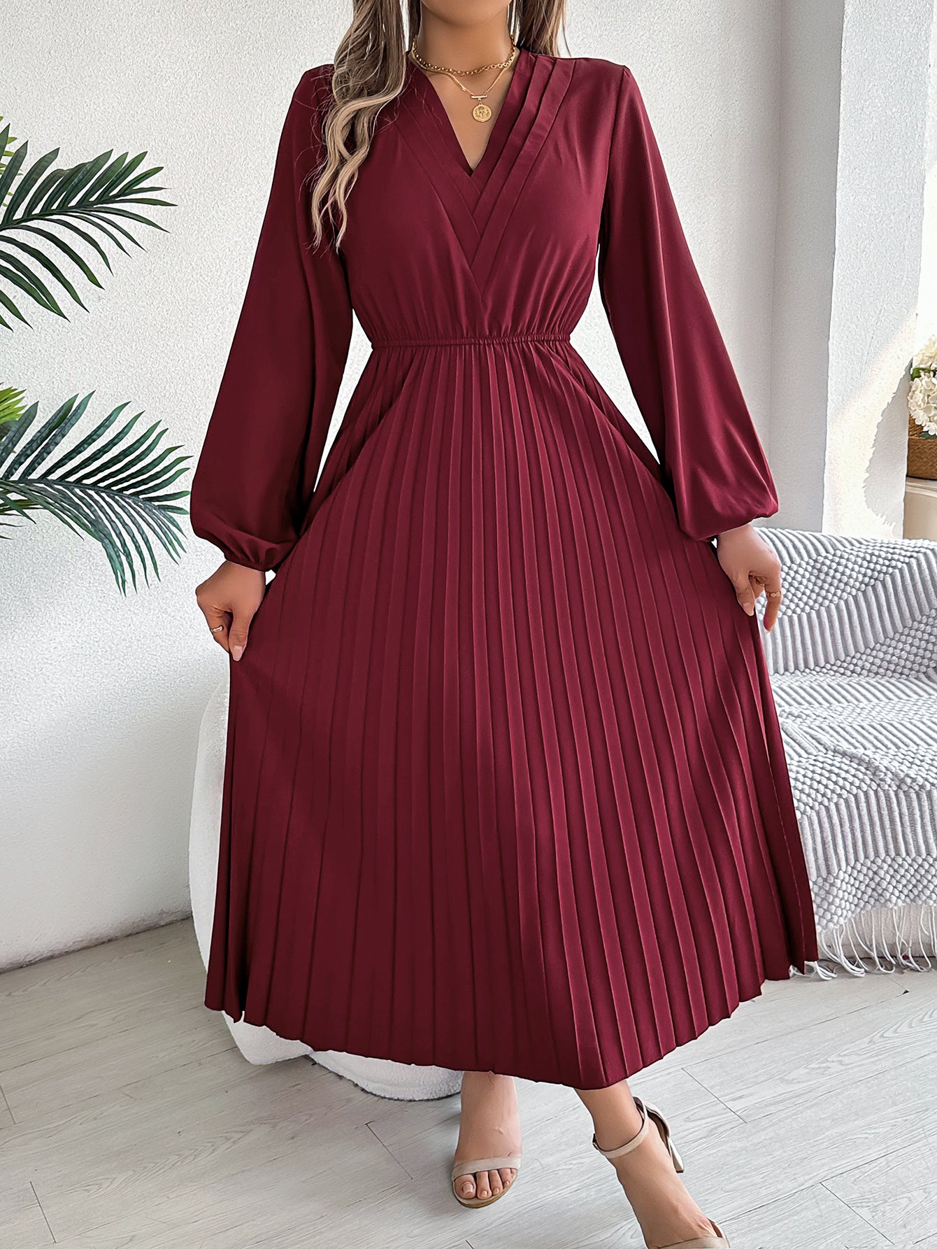 فستان نسائي طويل أنيق مطوي برقبة V وأكمام طويلة | Elegant Womens Long Pleated Dress With A Triple V-Neck Long Sleeves And A Defined Waist